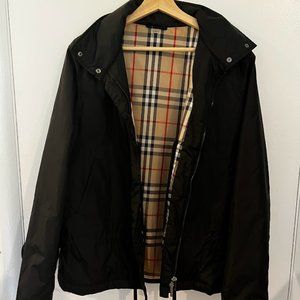 Burberry raincoat with travel compact zipper pouch in lining